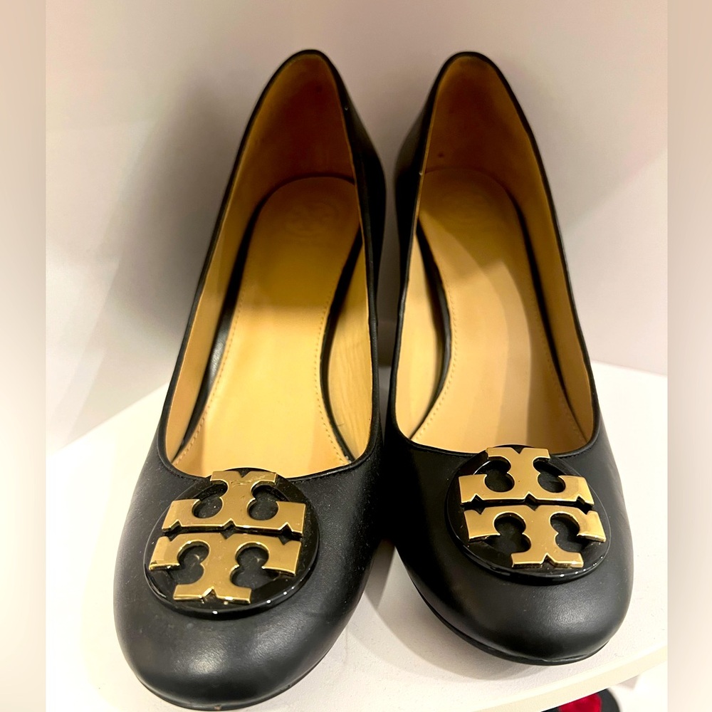 Tory Burch Black Leather Heels with Iconic Gold Logo